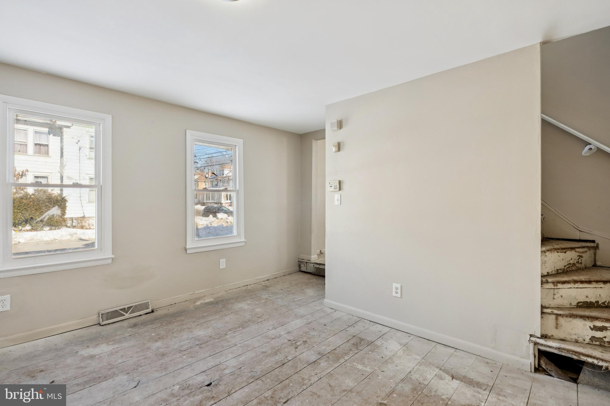 369 East Broadway Salem, NJ 08079 - Photo 6 of 28 Dining room
