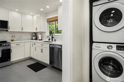 $999,999 | 717 West Cremona Street, Seattle, WA 98119