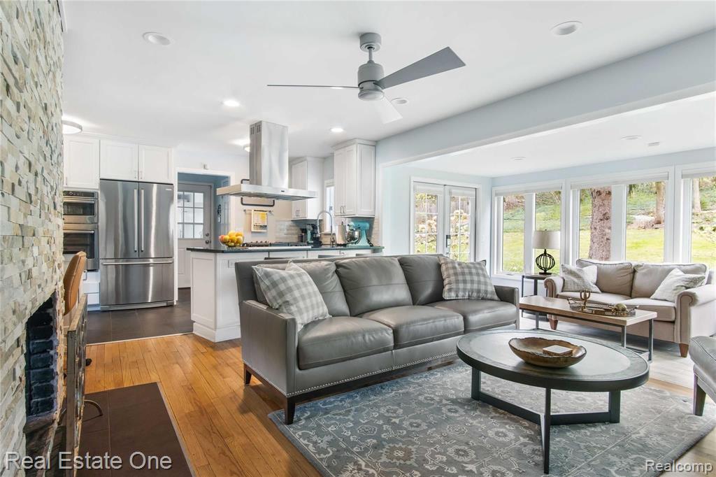 645 Cherry Tree Lane Rochester Hills, MI 48306 - Photo 15 of 43