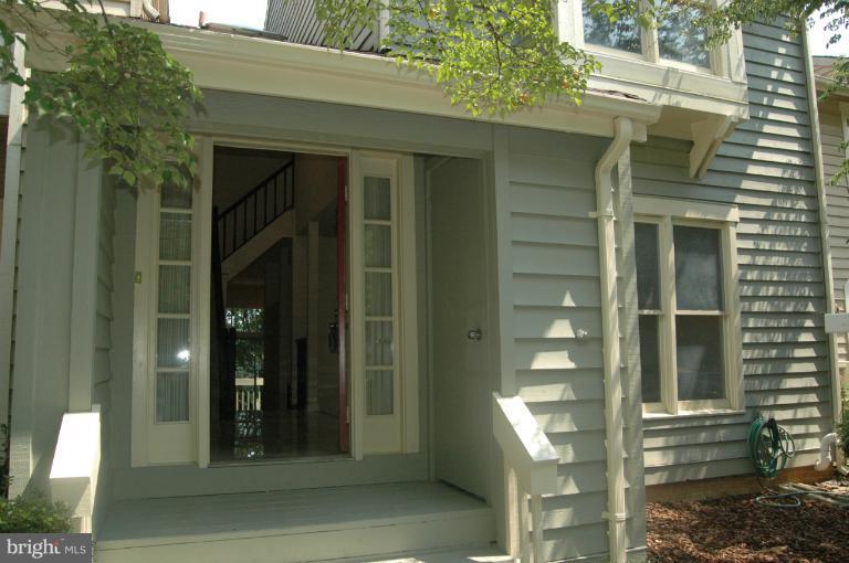 11111 Watermans Drive Reston, VA 20191 - Photo 3 of 18 Exterior (Front)