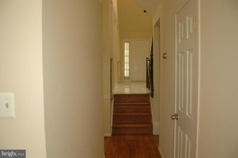 11111 Watermans Drive Reston, VA 20191 - Photo 4 of 18 Interior (General)