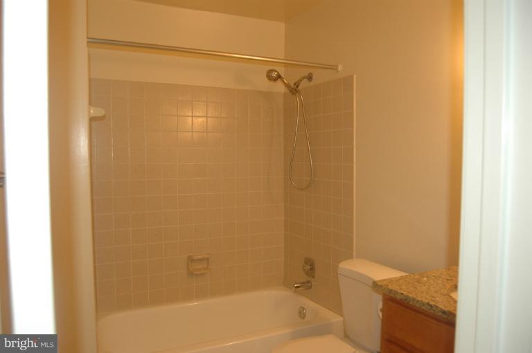 11111 Watermans Drive Reston, VA 20191 - Photo 8 of 18 Bath
