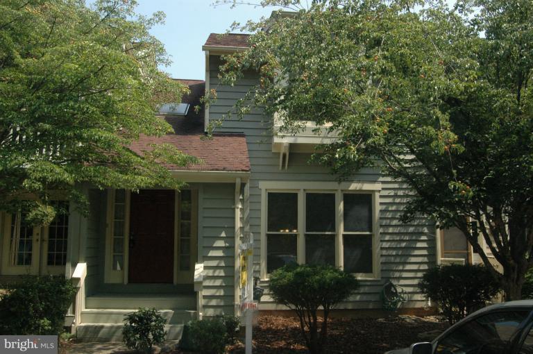 11111 Watermans Drive Reston, VA 20191 - Photo 9 of 18 Exterior (Front)