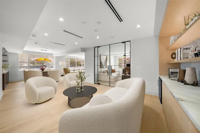 $10,000 | 5255 Collins Avenue, Unit 2J, Miami Beach, FL 33140