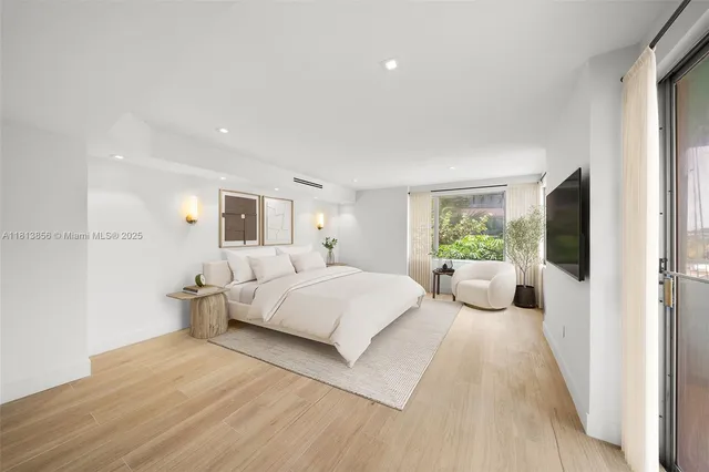 $10,000 | 5255 Collins Avenue, Unit 2J, Miami Beach, FL 33140