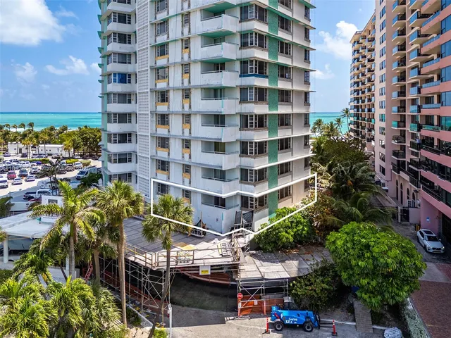 $10,000 | 5255 Collins Avenue, Unit 2J, Miami Beach, FL 33140