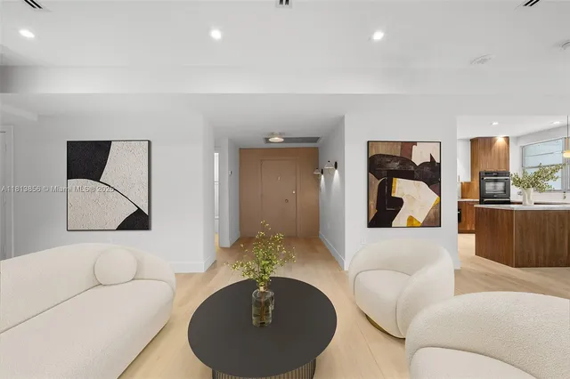 $10,000 | 5255 Collins Avenue, Unit 2J, Miami Beach, FL 33140