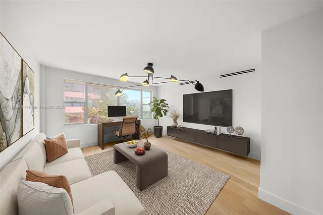 $10,000 | 5255 Collins Avenue, Unit 2J, Miami Beach, FL 33140