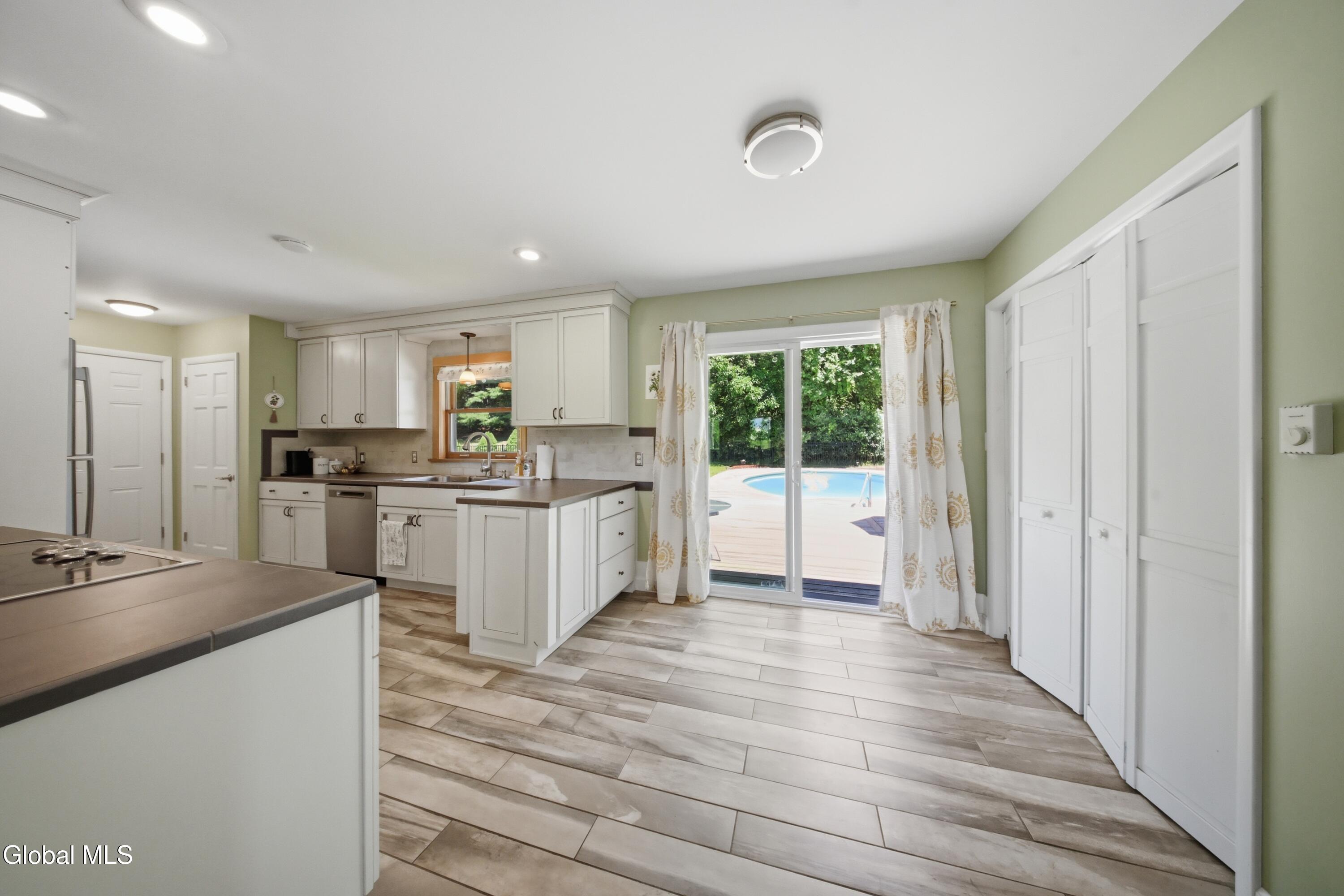 1276 Spring Avenue Brunswick, NY 12198 - Photo 9 of 35 9