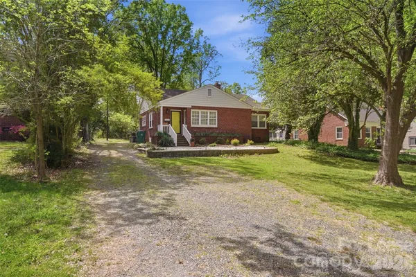 $2,400 | 2214 Arnold Drive, Charlotte, NC 28205