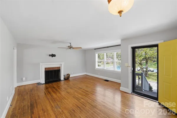 $2,400 | 2214 Arnold Drive, Charlotte, NC 28205