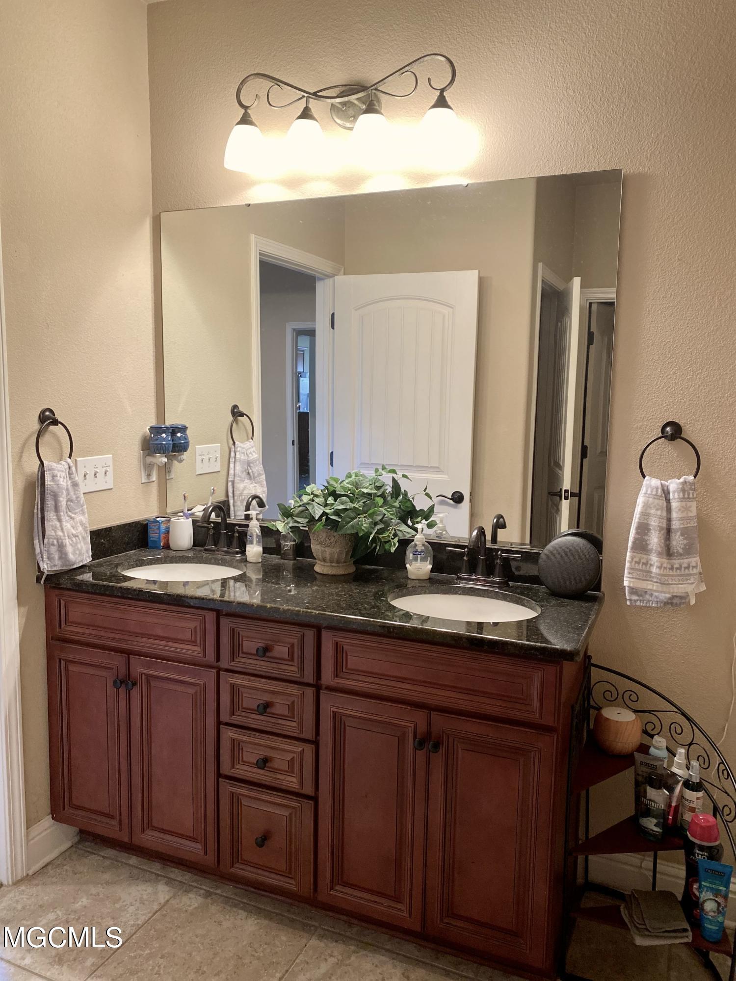 14415 North Swan Road Gulfport, MS 39503 - Photo 17 of 31 Master Bath