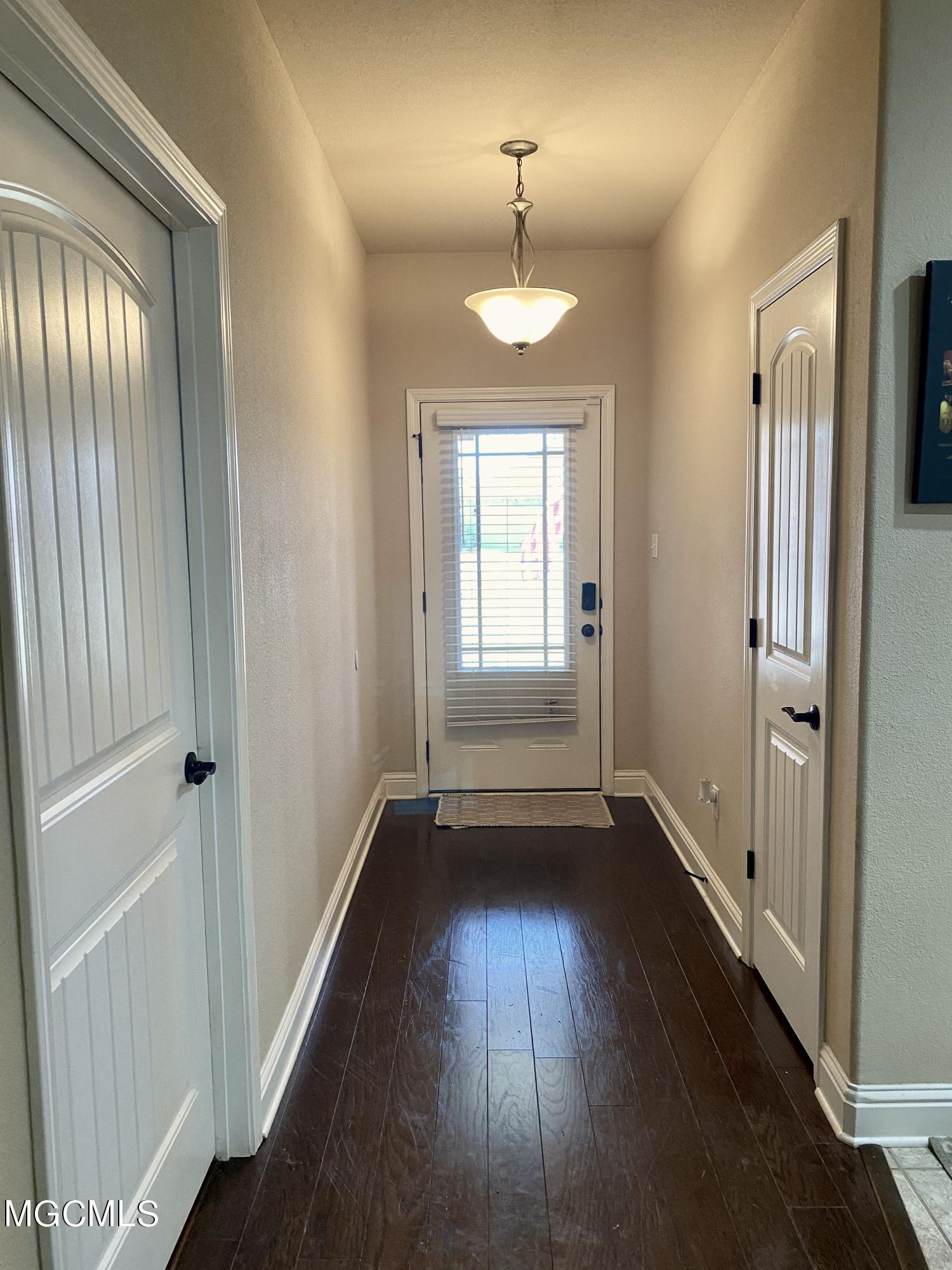 14415 North Swan Road Gulfport, MS 39503 - Photo 2 of 31 Front Entrance