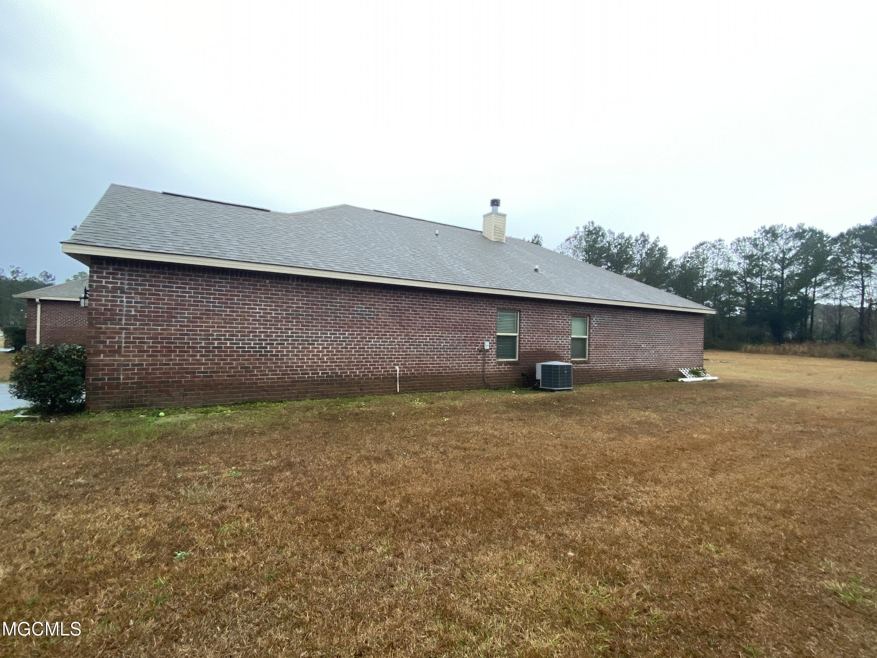14415 North Swan Road Gulfport, MS 39503 - Photo 30 of 31 North Side
