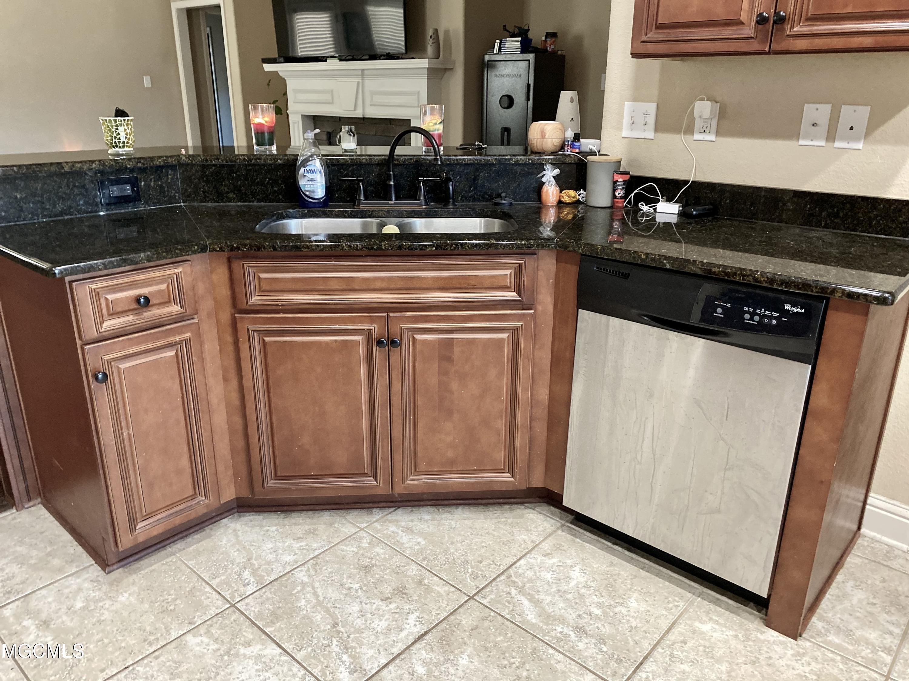 14415 North Swan Road Gulfport, MS 39503 - Photo 6 of 31 E4BD2A23-EF24-452B-9322-E8F167F73B69_1_2