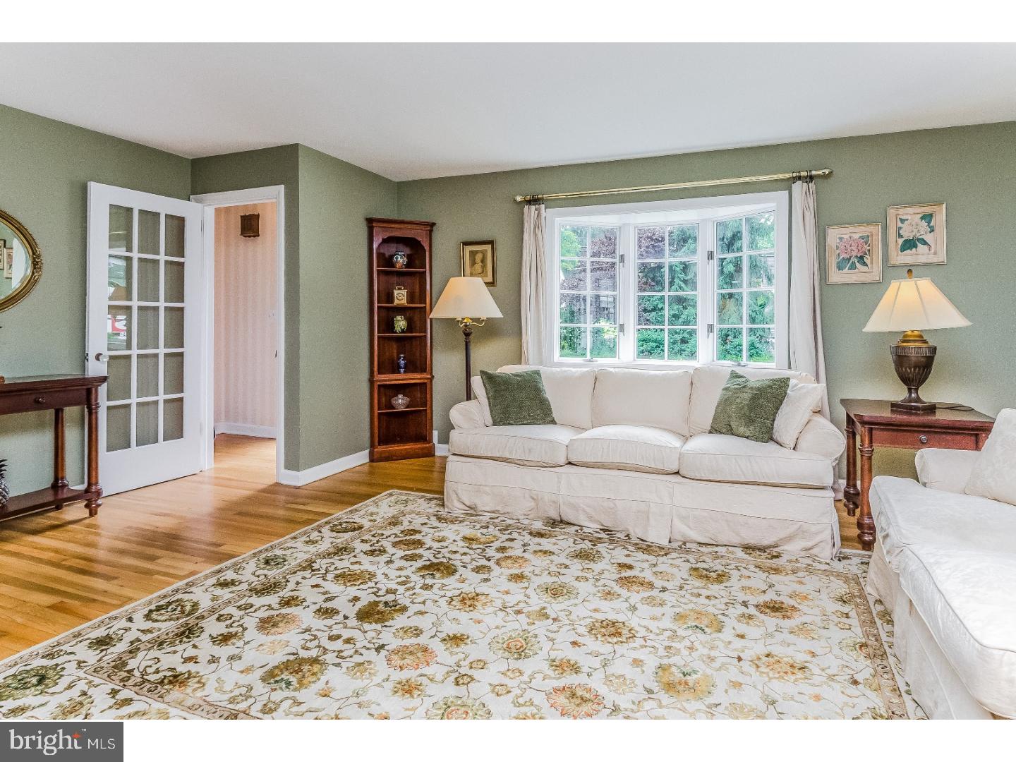 31 Cranbury Road Princeton Junction, NJ 08550 - Photo 5 of 25 Living Room
