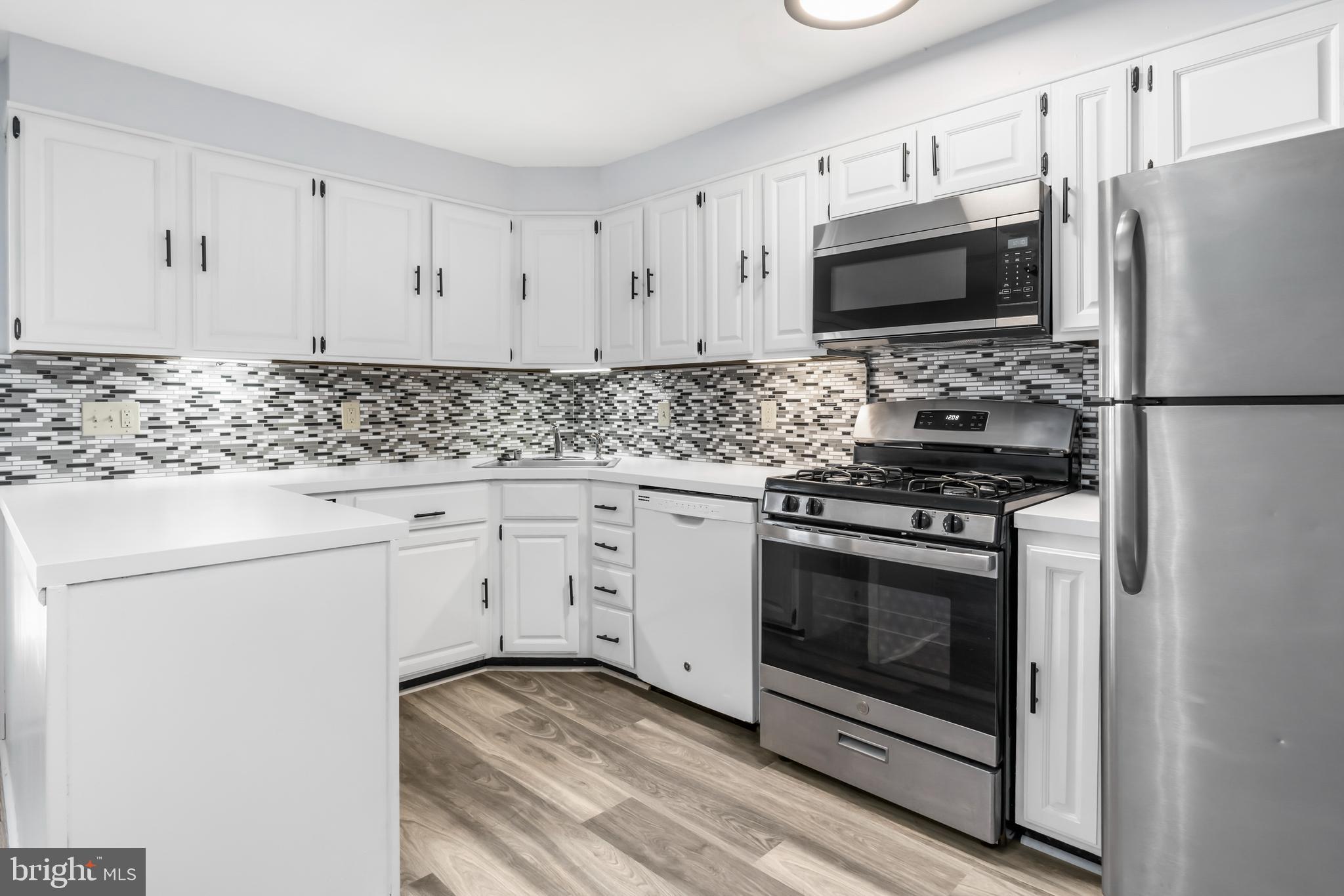 8136 Mid Haven Road Dundalk, MD 21222 - Photo 9 of 29 Charming and Exquisite Finishes