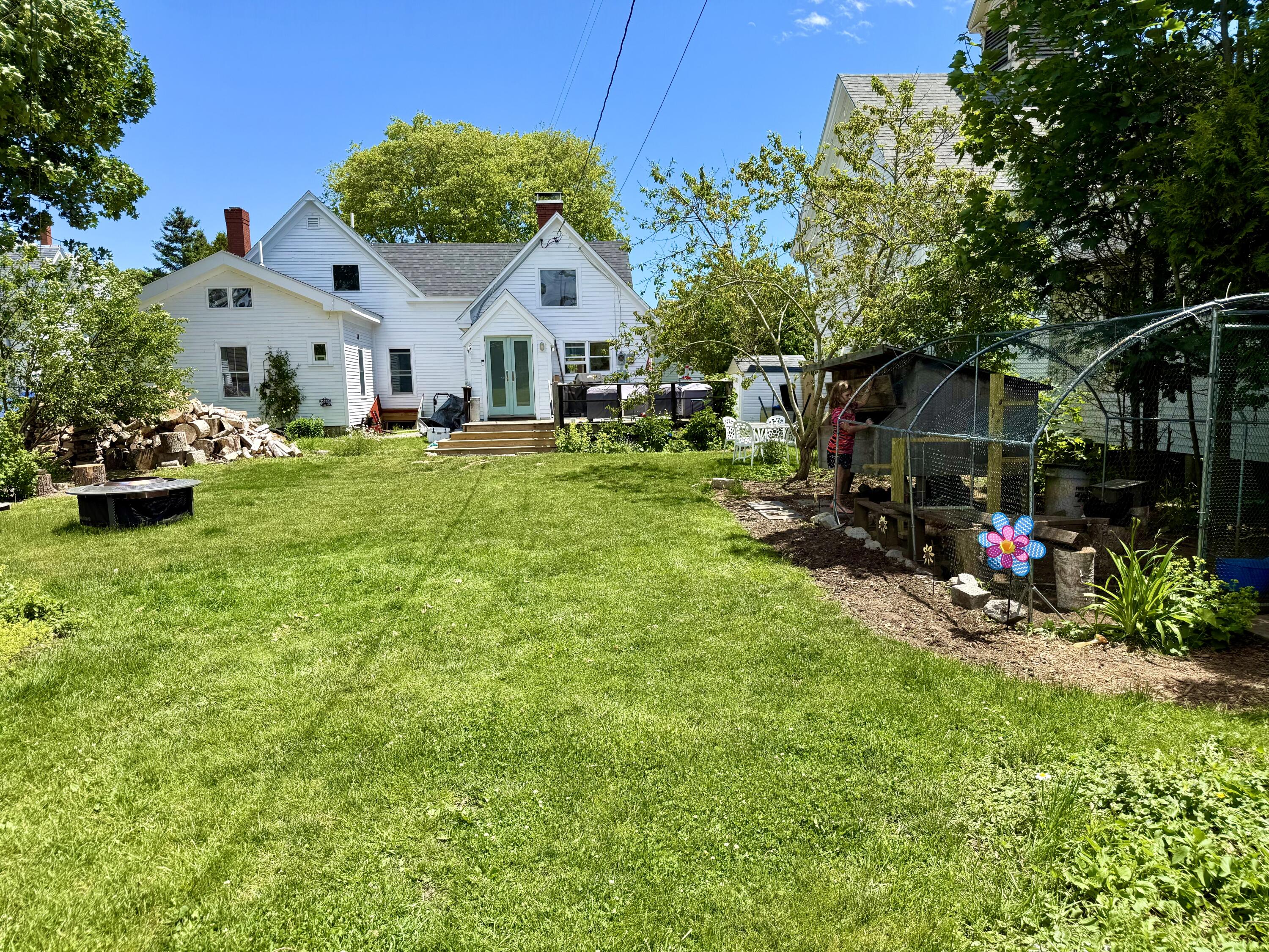 8 Pleasant Street Vinalhaven, ME 04863 - Photo 2 of 36 IMG_8407