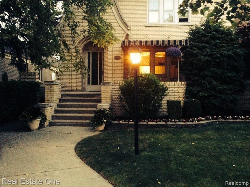 1036 Nottingham Road Grosse Pointe, MI 48230 - Photo 1 of 53 3.jpg