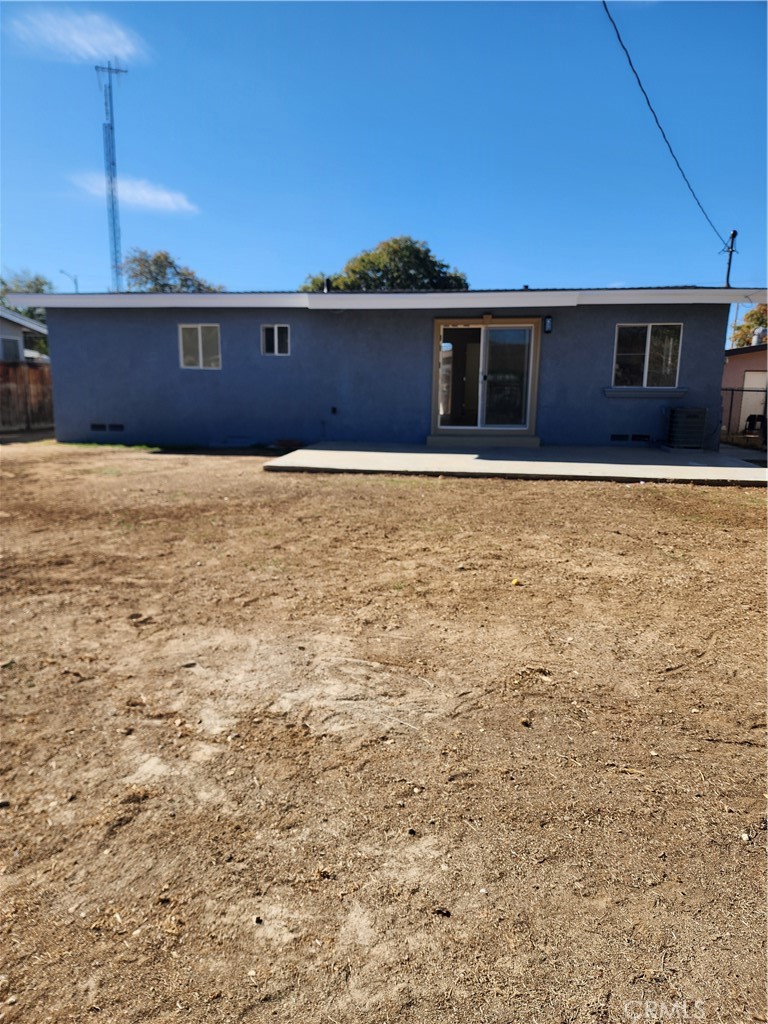 38850 Carolside Avenue Palmdale, CA 93550 - Photo 10 of 10 a front view of a house with a yard