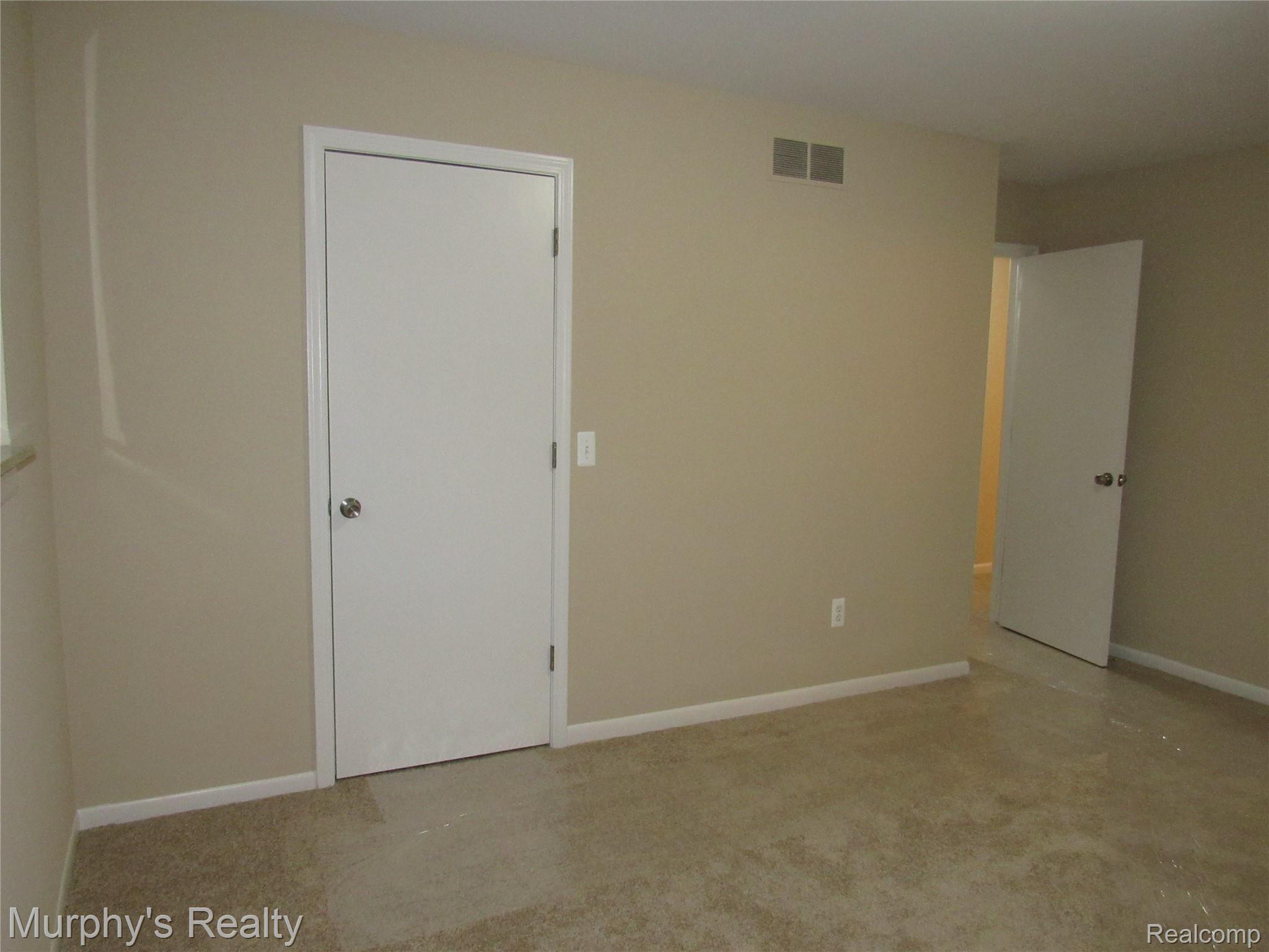 38501 Radde Street Clinton Township, MI 48036 - Photo 22 of 39 22.jpg