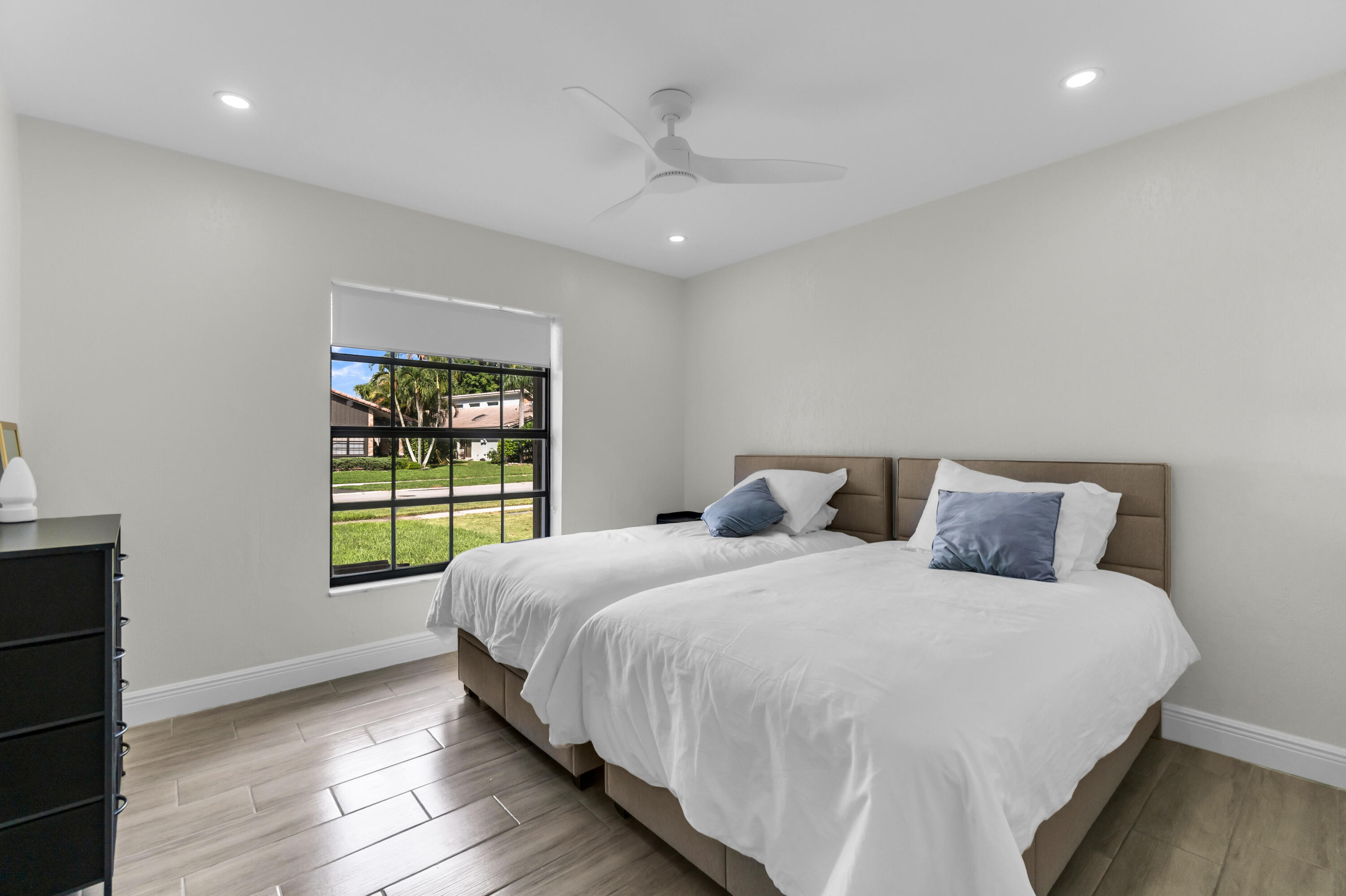 10131 Camelback Lane Boca Raton, FL 33498 - Photo 11 of 28 23