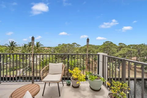 $395,000 | 1000 River Reach Drive, Unit 505, Fort Lauderdale, FL 33315