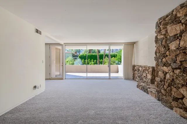 $650,000 | 197 West Vía Lola, Unit 7, Palm Springs, CA 92262