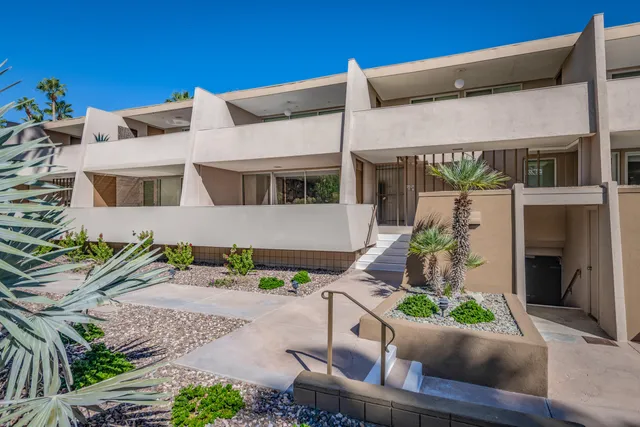 $650,000 | 197 West Vía Lola, Unit 7, Palm Springs, CA 92262
