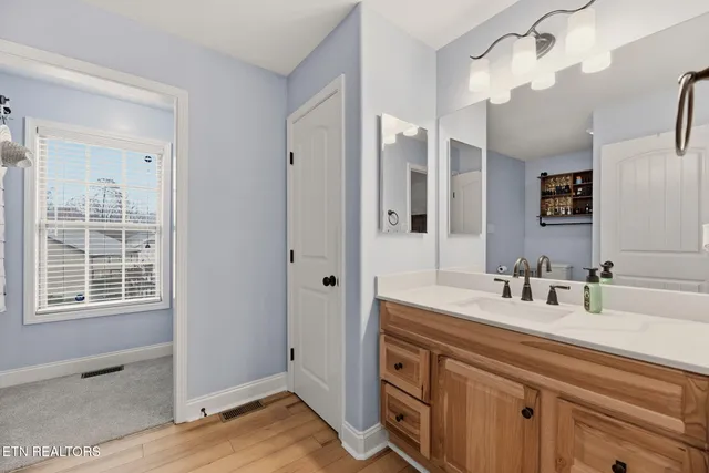 $445,000 | 7819 Elkton Lane, Powell, TN 37849