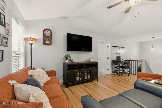 $445,000 | 7819 Elkton Lane, Powell, TN 37849