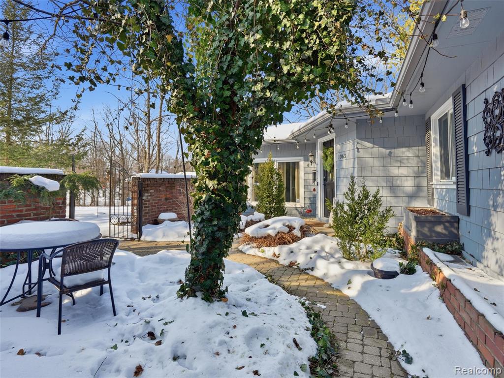 1063 East Avon Circle Rochester Hills, MI 48309 - Photo 40 of 69