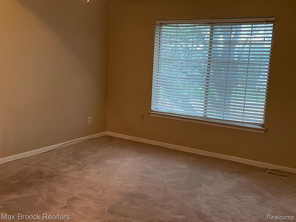 29666 Middlebelt Road, Unit 2101 Farmington Hills, MI 48334 - Photo 11 of 14