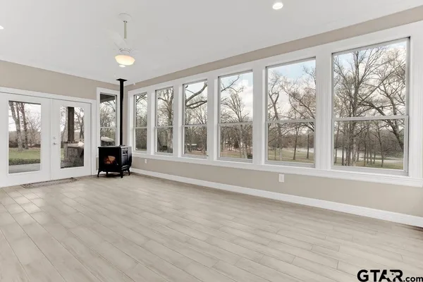 a view of an empty walk in closet