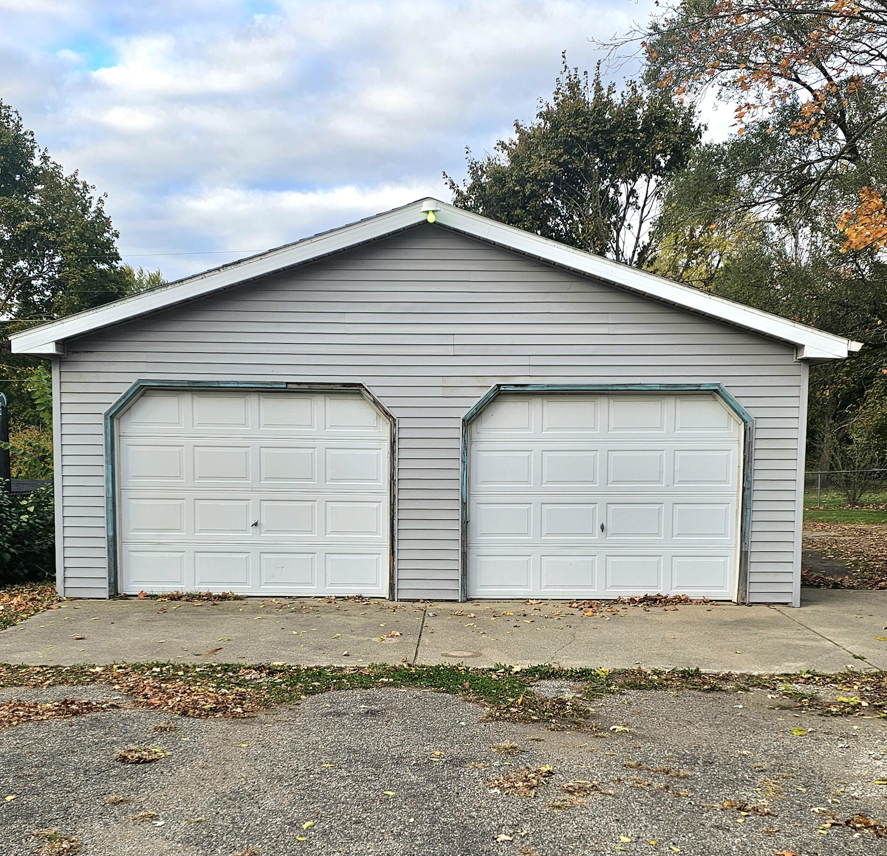 505 East Chicago Road White Pigeon, MI 49099 - Photo 5 of 22 20251029_172406