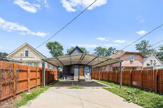 $165,000 | 124 North Topping Avenue, Kansas City, MO 64123