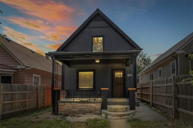 $165,000 | 124 North Topping Avenue, Kansas City, MO 64123