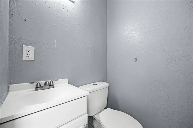 $165,000 | 124 North Topping Avenue, Kansas City, MO 64123