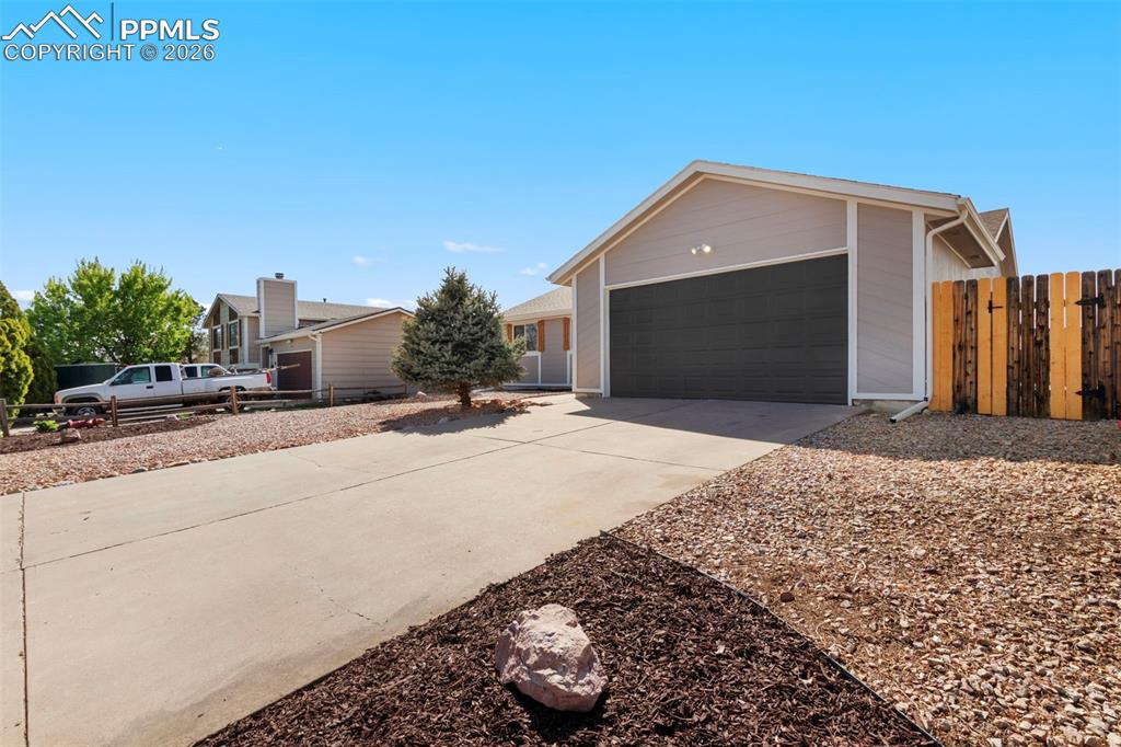 961 Candlestar Loop South Fountain, CO 80817 - Photo 3 of 32
