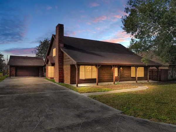 $425,000 | 3105 Price Street, Nederland, TX 77627