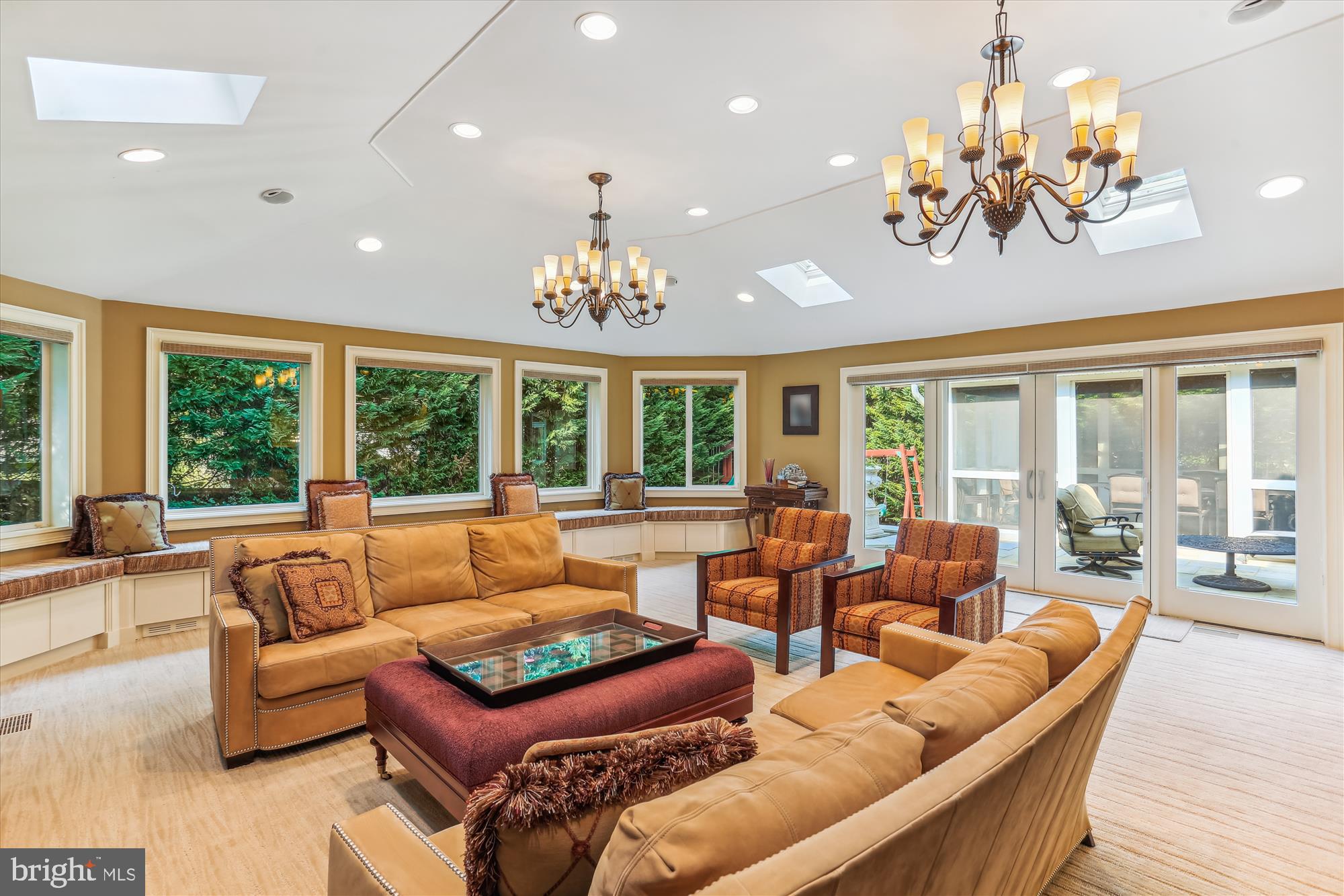 11712 Kemp Mill Road Silver Spring, MD 20902 - Photo 15 of 45 Family Room