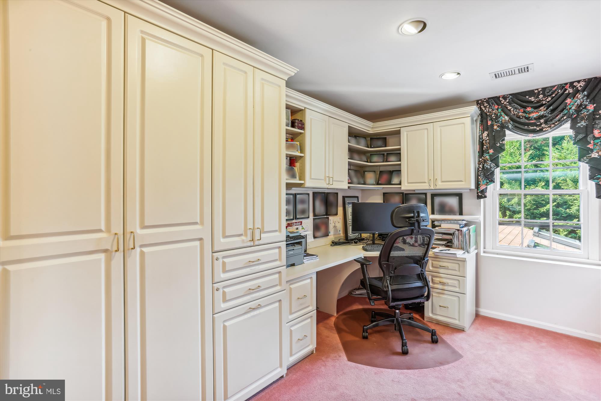 11712 Kemp Mill Road Silver Spring, MD 20902 - Photo 21 of 45 Sitting Room