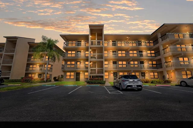 $144,999 | 505 30th Avenue West, Unit E304, Bradenton, FL 34205
