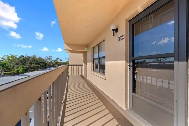 $144,999 | 505 30th Avenue West, Unit E304, Bradenton, FL 34205