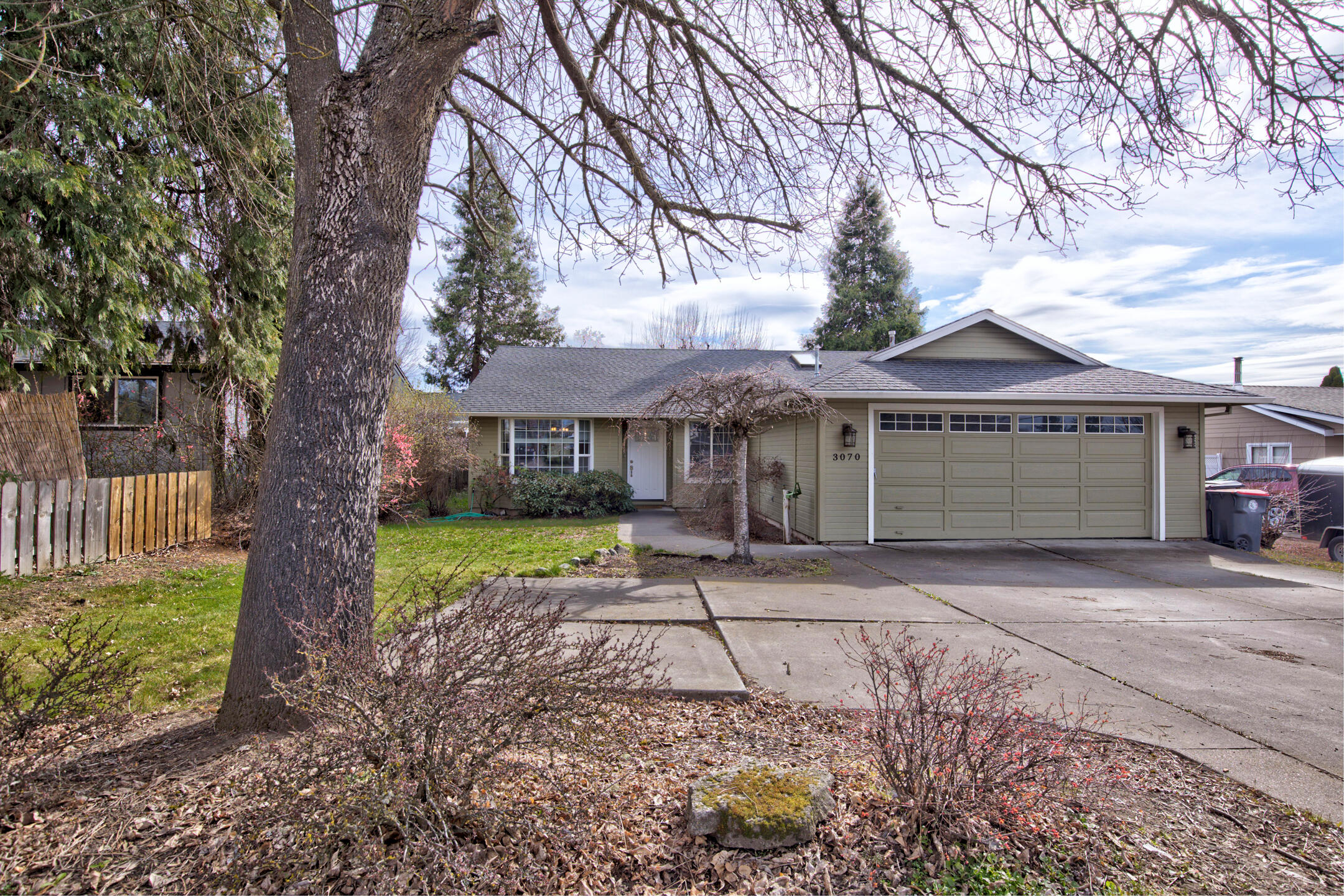 3070 Delta Waters Road Medford, OR 97504 - Photo 1 of 28 Frontyard