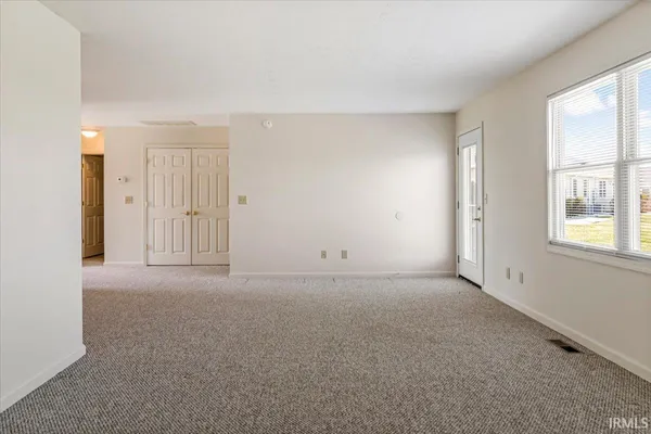 $194,900 | 124 Sunset Drive, Winchester, IN 47394