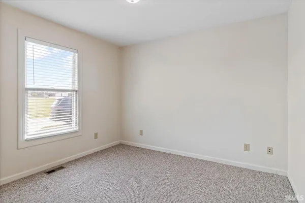 $194,900 | 124 Sunset Drive, Winchester, IN 47394