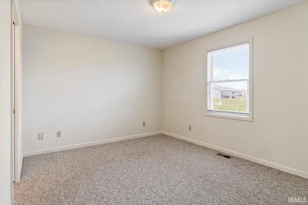 $194,900 | 124 Sunset Drive, Winchester, IN 47394