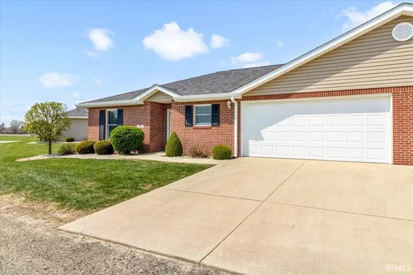 $194,900 | 124 Sunset Drive, Winchester, IN 47394