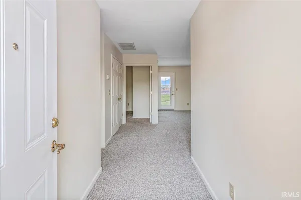 $194,900 | 124 Sunset Drive, Winchester, IN 47394